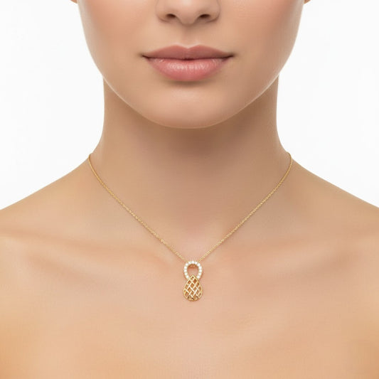 Elegant Lattice Loop Diamond Gold Pendant