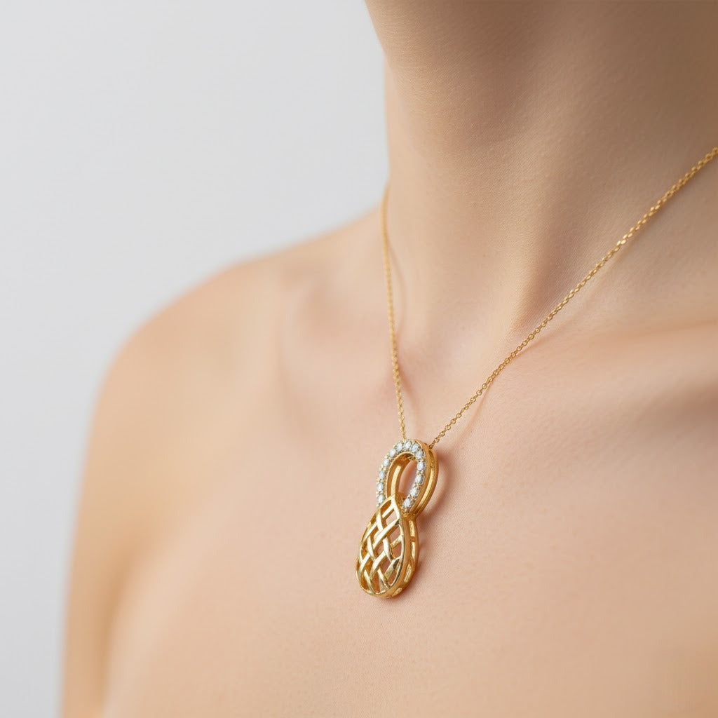 Elegant Lattice Loop Diamond Gold Pendant