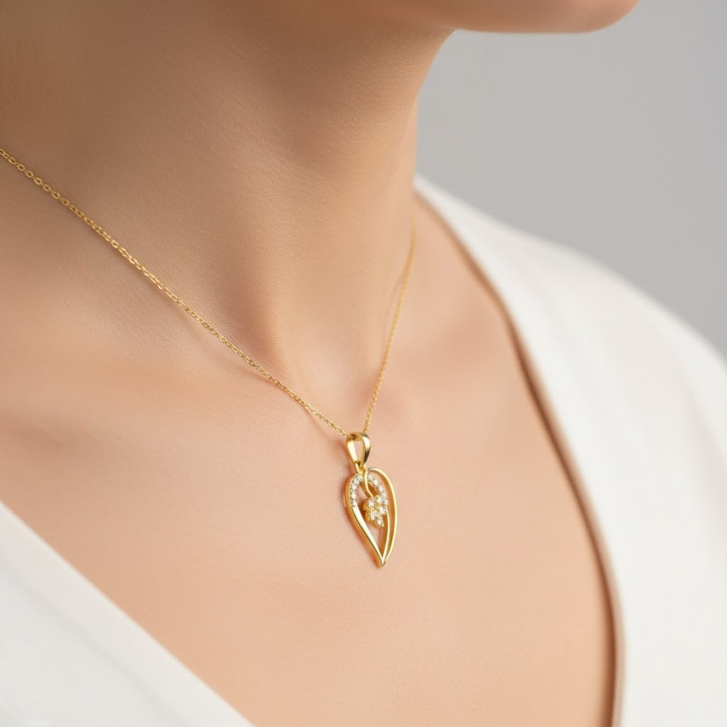 Elegant Leaf Drop Motif Diamond Gold Pendant