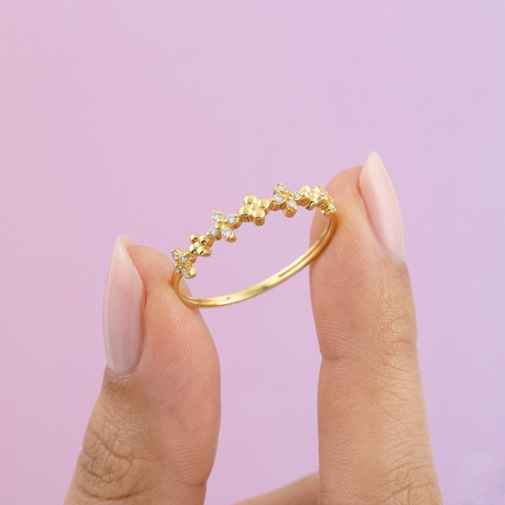 exquisite Diamond Gold Ring