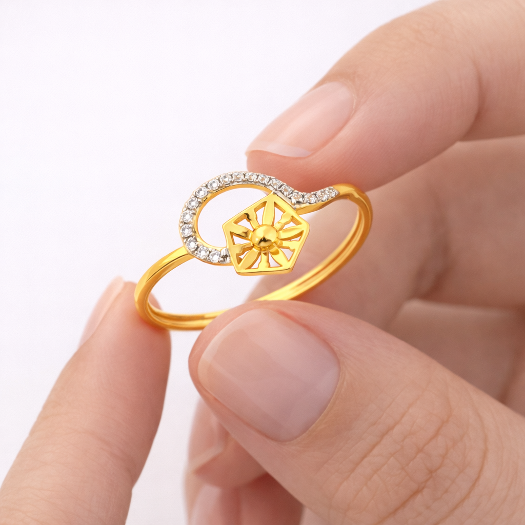 Halo Crest Motif Diamond Gold Ring