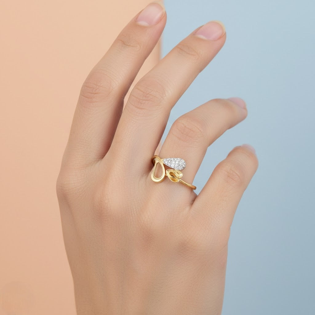 Elegant Leaf Drop Sparkle Design Diamond Gold Ring