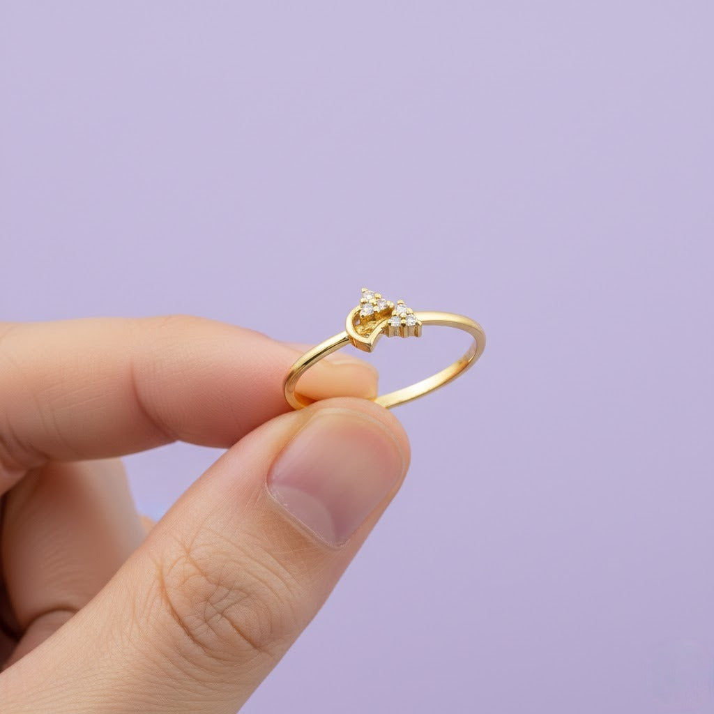 Radiant Crest Gold Ring