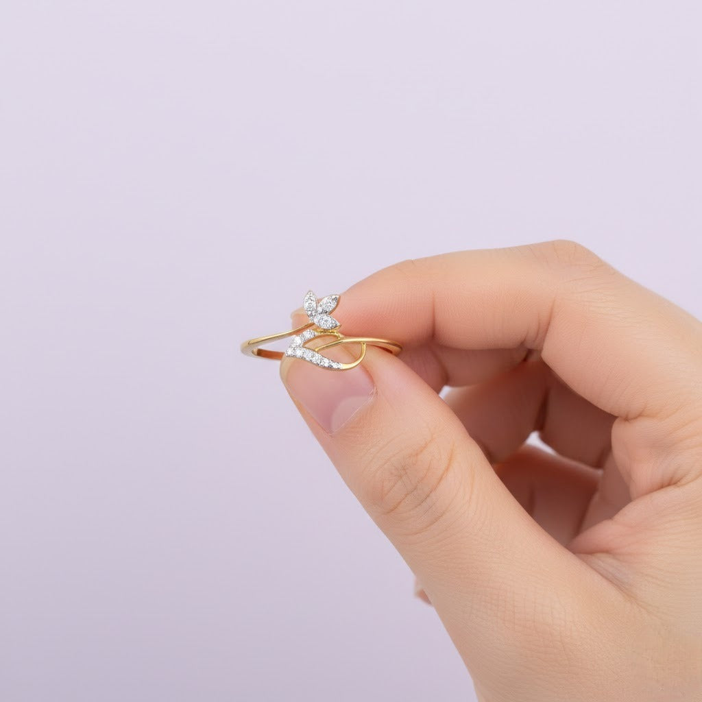 Delicate leaf motif diamond gold ring
