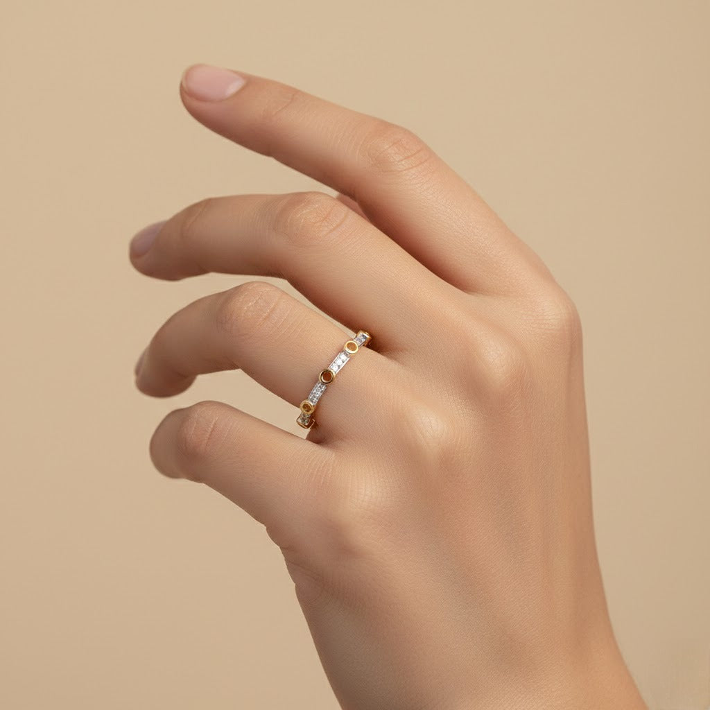 Circular Link Diamond Gold Ring