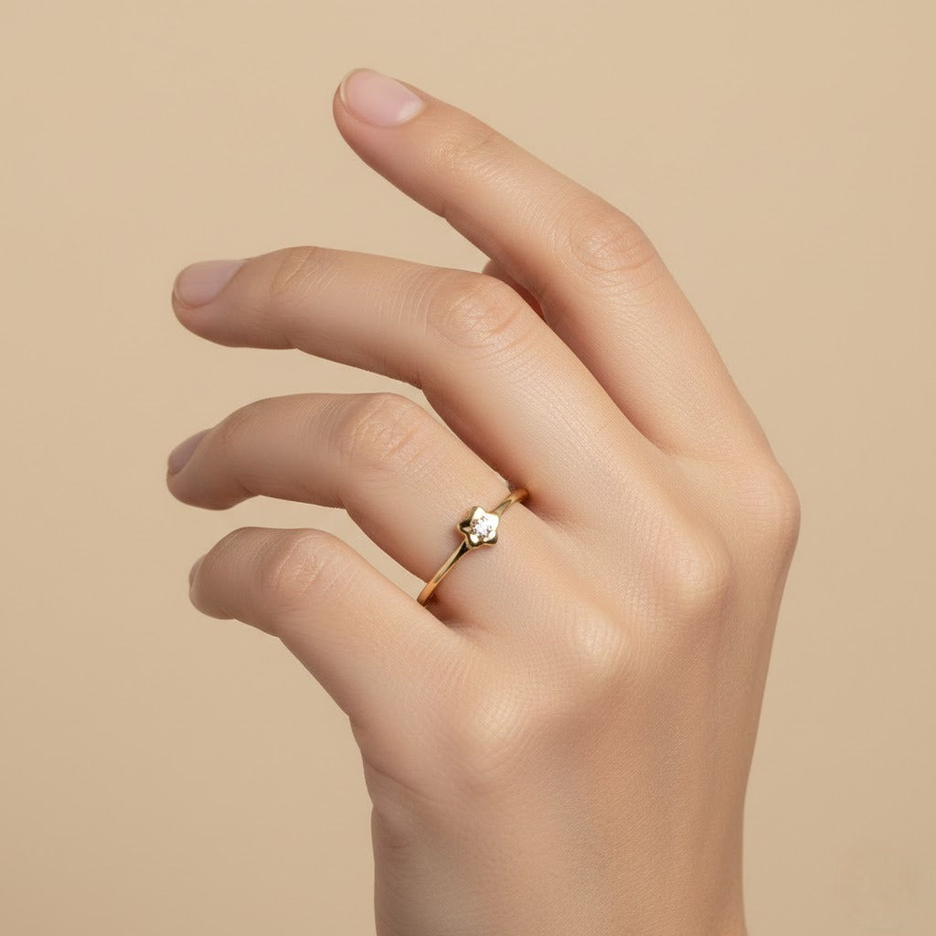Minimal Gold Flower Diamond Ring