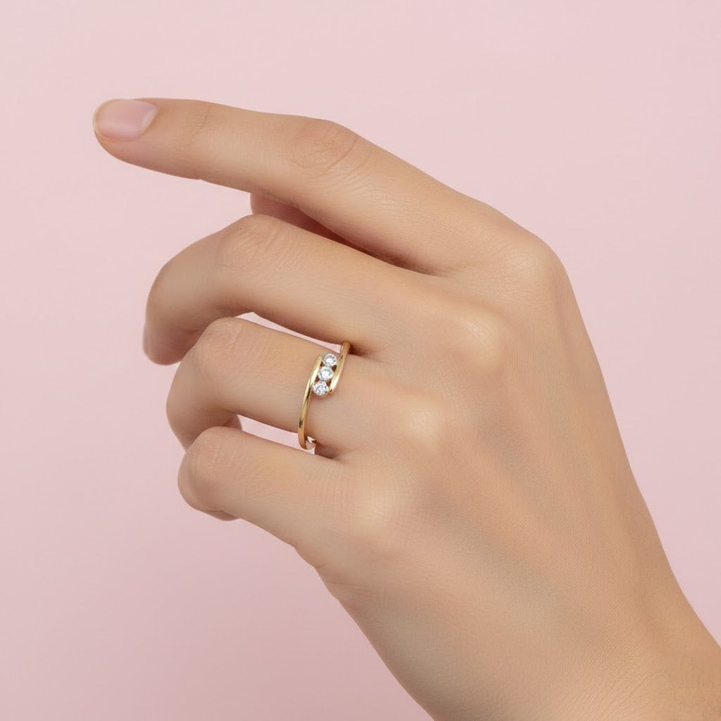 Minimal Gold Triple Diamond Ring