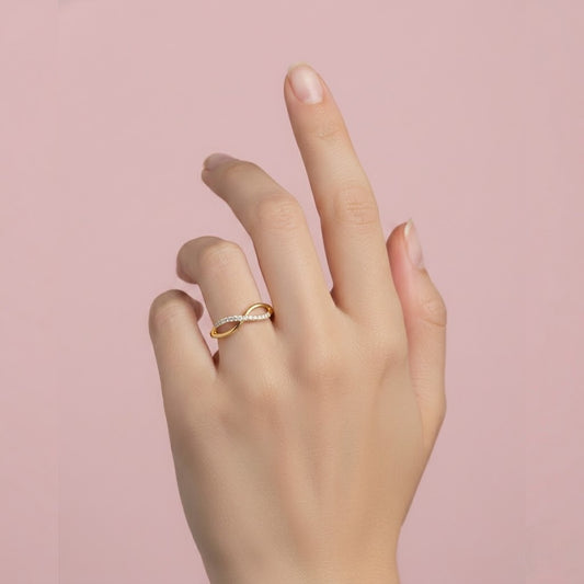 Twisted Band Diamond Gold ring