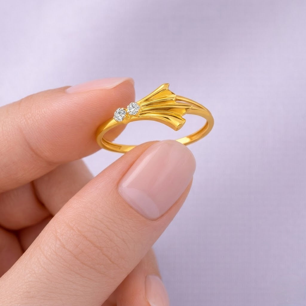 Flowing Fan Curve Sparkle Diamond Gold Ring