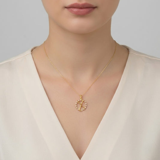 Elegant Circular Twist Design diamond gold pendant
