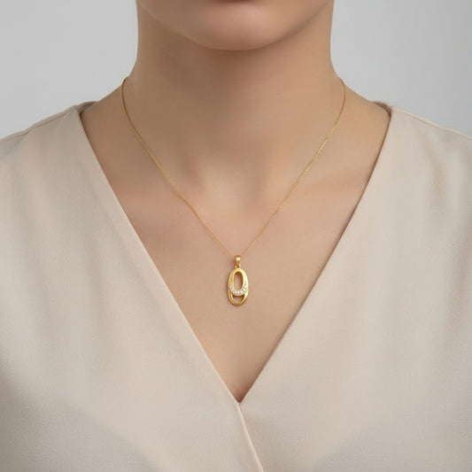 Elegant Oval Motif diamond gold pendant