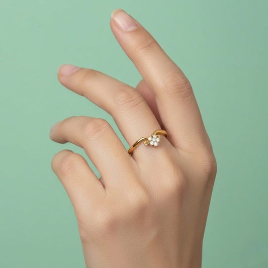 Elegant Floral Design Ring