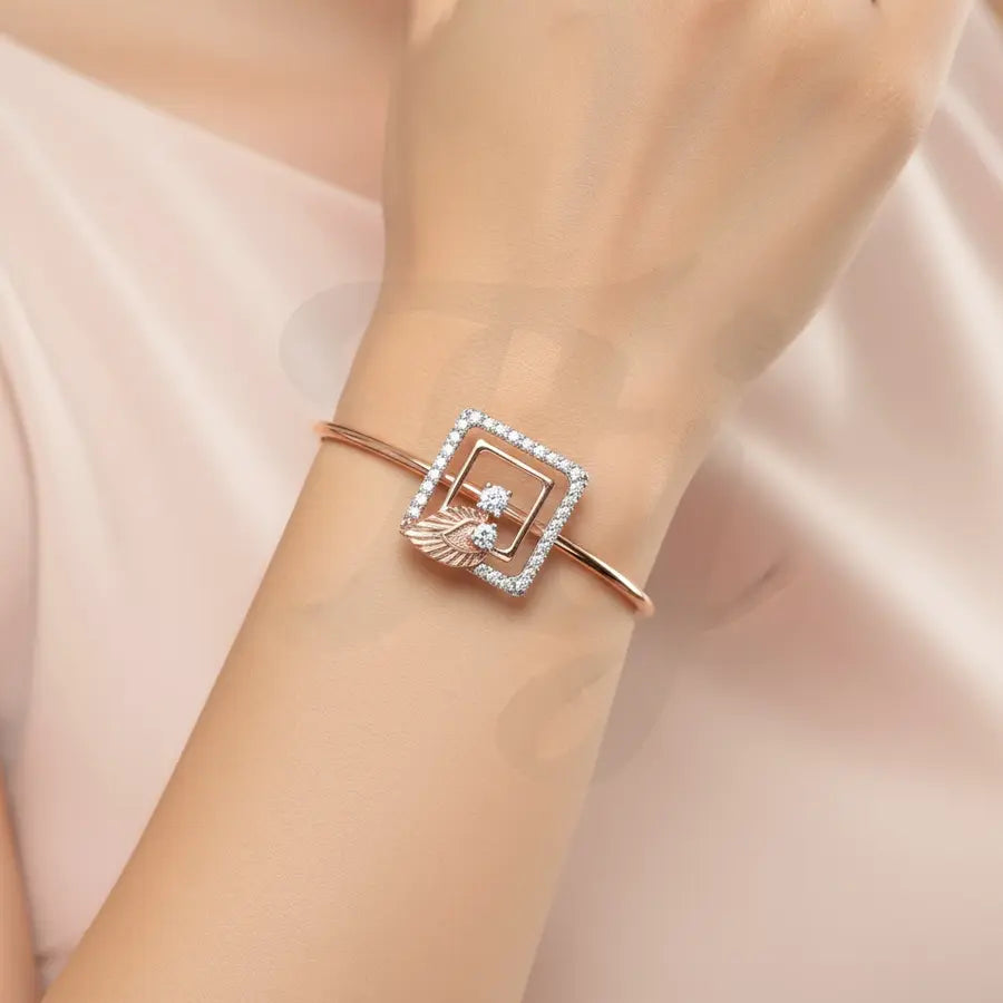 Chic Leaf Boxed Gold Bangle