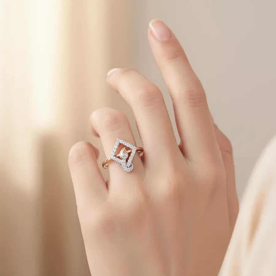 Delate Diamond Frame Feather Gold Ring