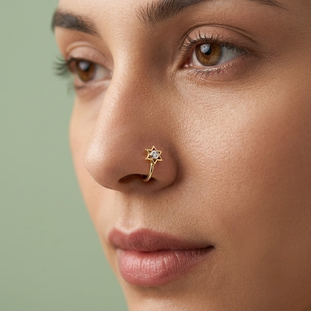 Minimal Star Solitaire Glow Diamond Gold Nose Pin