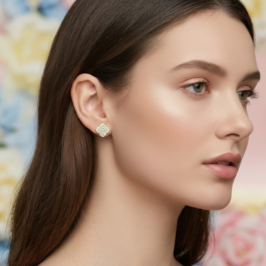 Clover Cluster Pattern Diamond Gold Earrings
