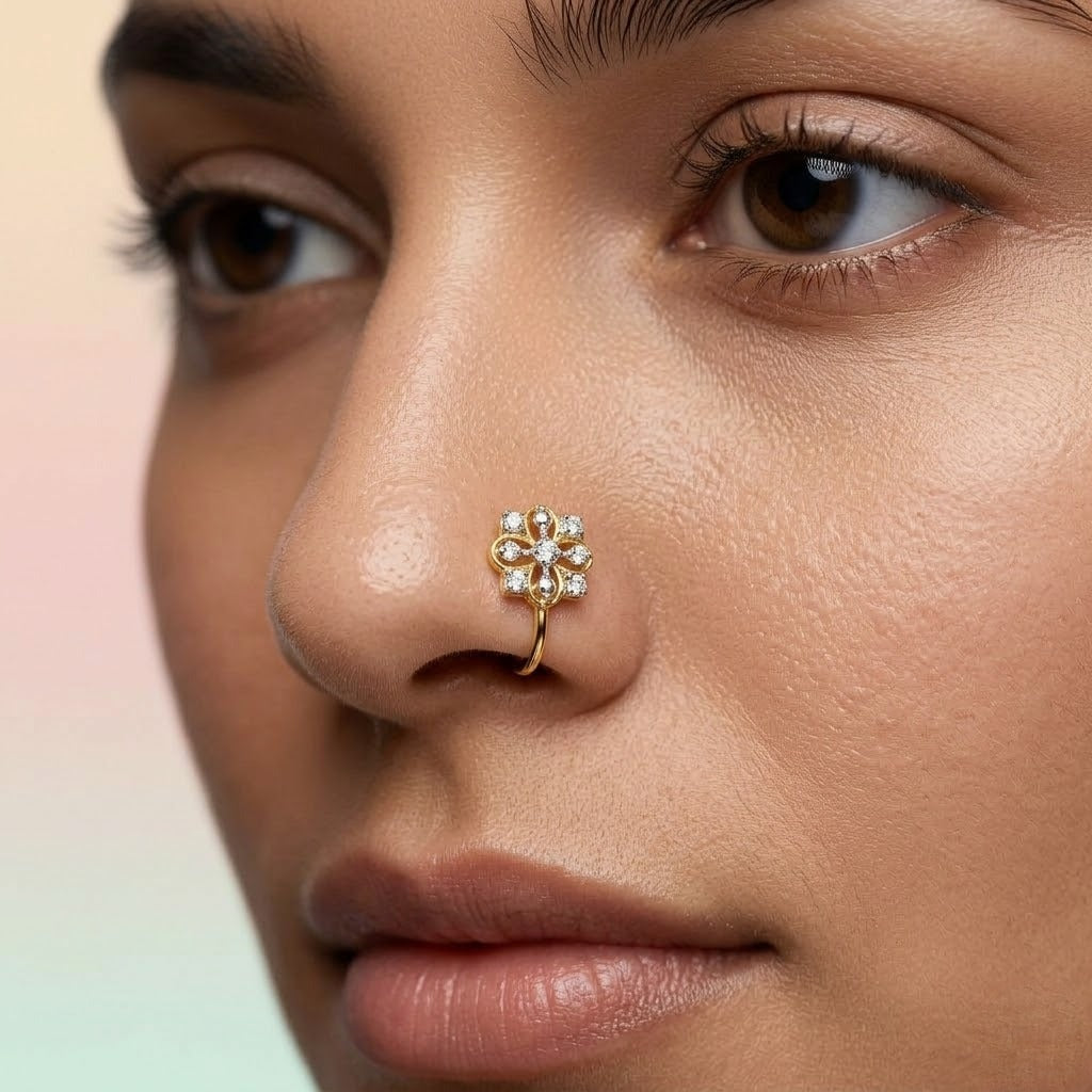 Graceful Clover Spark Diamond Gold Nose Pin