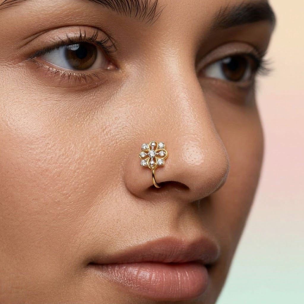Graceful Clover Spark Diamond Gold Nose Pin