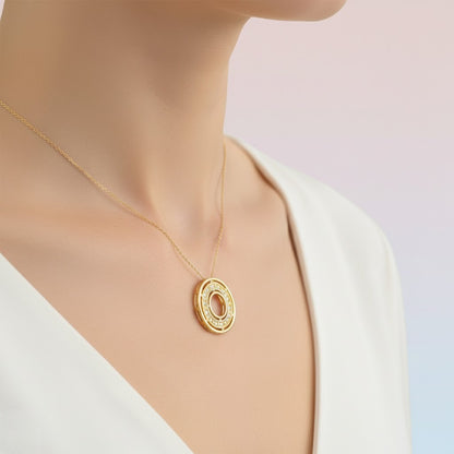 Classic Circular Stone Frame diamond gold pendant