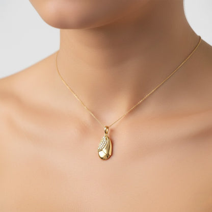 Layered Petal Glow Diamond Gold Pendant
