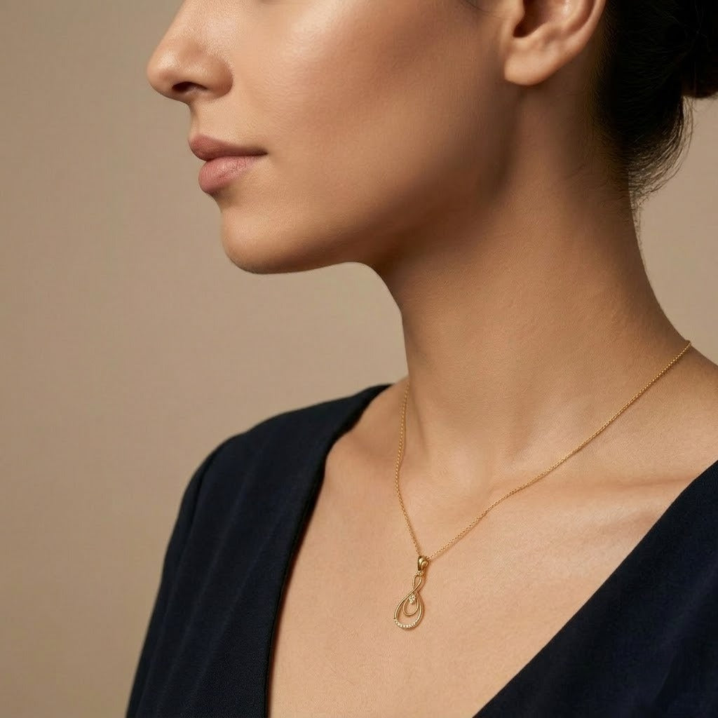 Elegant Gold Loop Diamond Pendant