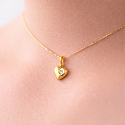 Classic Heart Center Sparkle Design Diamond Gold Pendant