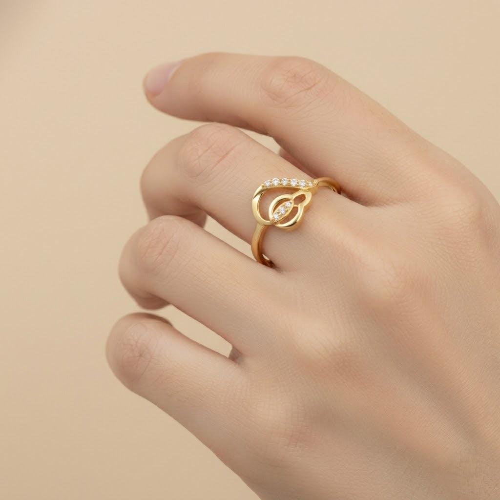 Bloomed Ribbon Diamond Gold Ring