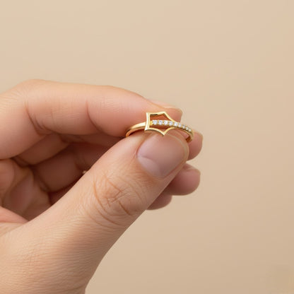 Star Frame Diamond Gold Ring