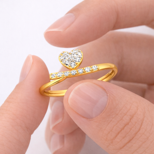 Graceful Curved Leaf Inspired Design Diamond Gold Ring