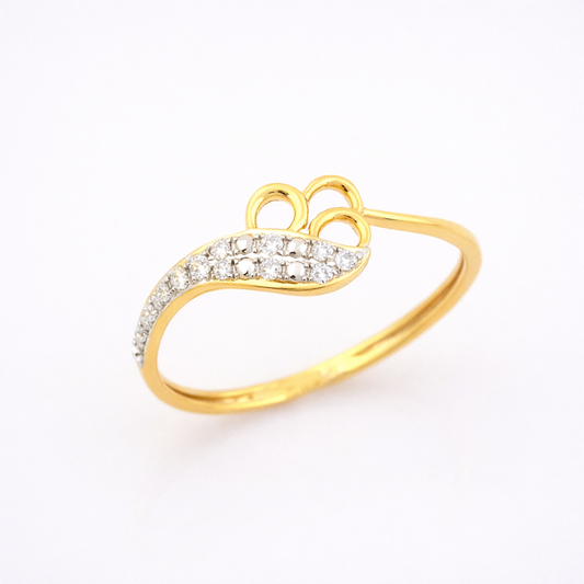 Elegant Wave Design Diamond Gold Ring
