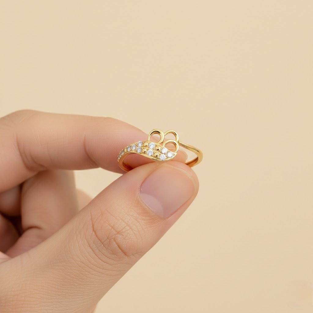 Elegant Wave Design Diamond Gold Ring