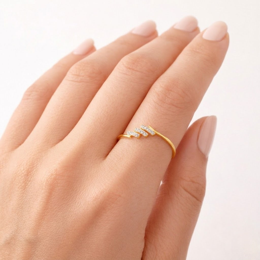 Flowing Zigzag Diamond Gold Ring