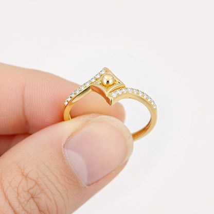 Geometric Pyramid Sparkle Design Diamond Gold Ring