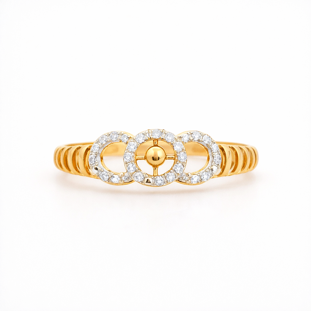 Classic Oval Motif Center Diamond Gold Ring