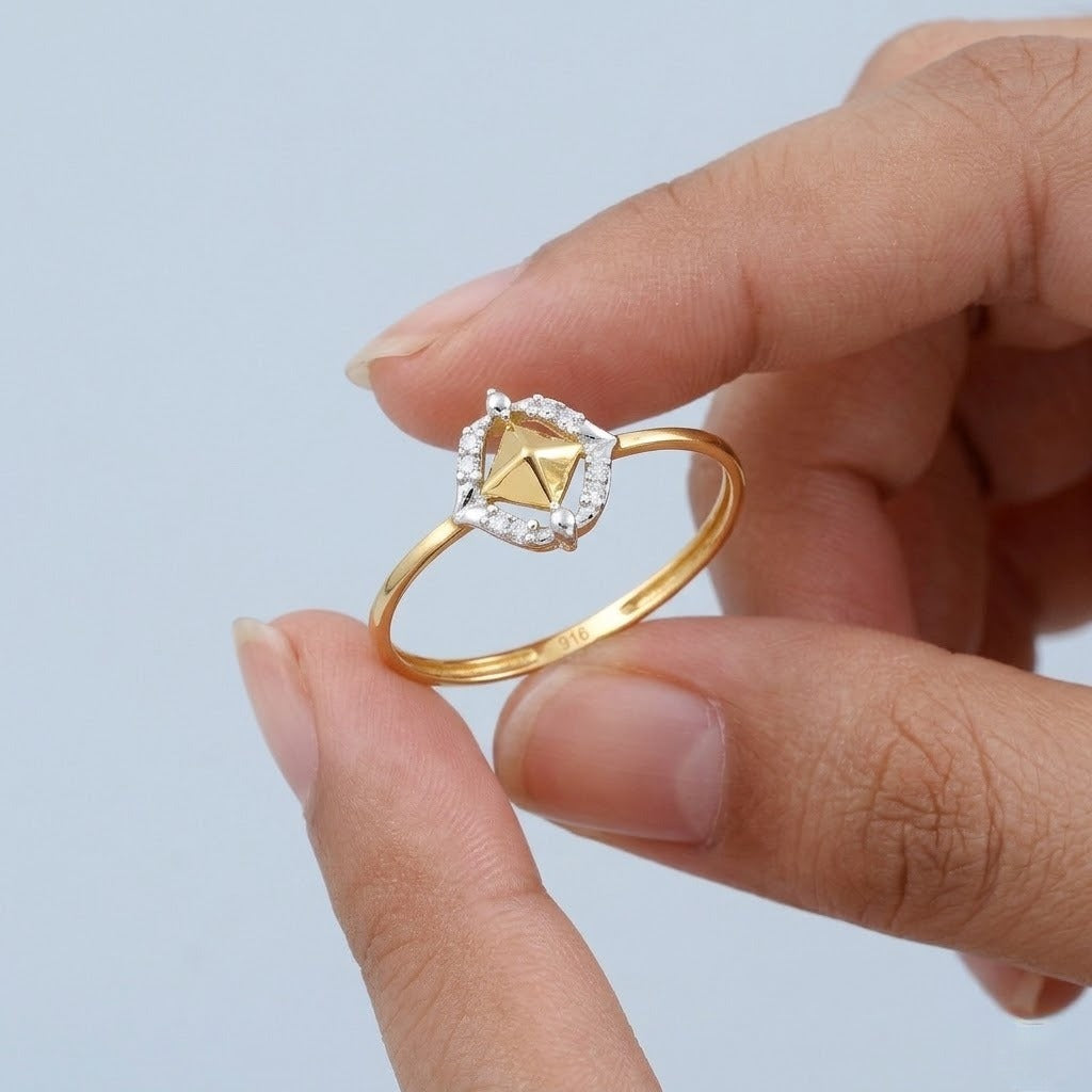 Treasure Chest Diamond Gold Ring