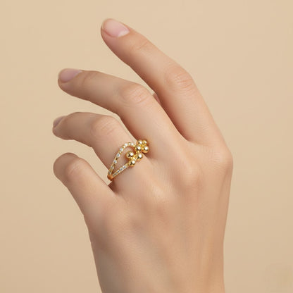 Elegant Beaded Curve Accent Diamond Gold Ring