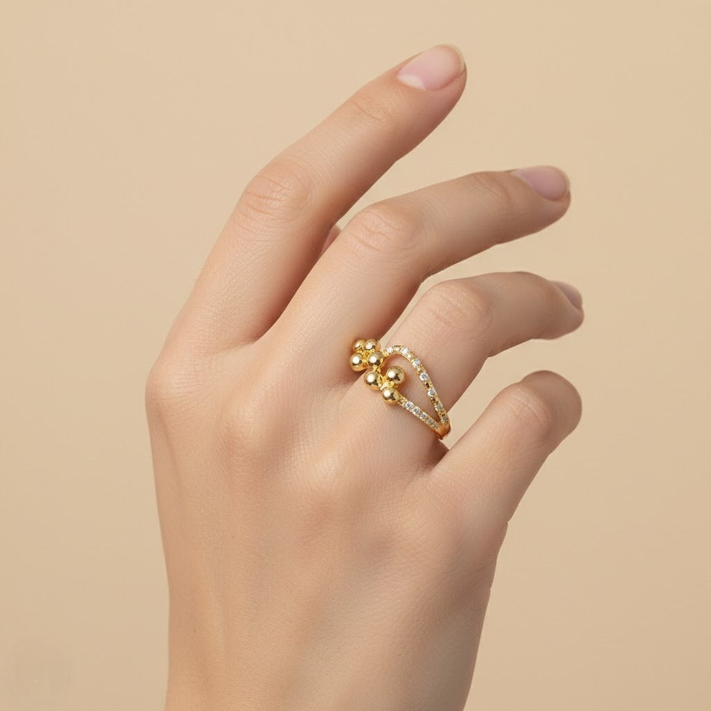 Elegant Beaded Curve Accent Diamond Gold Ring