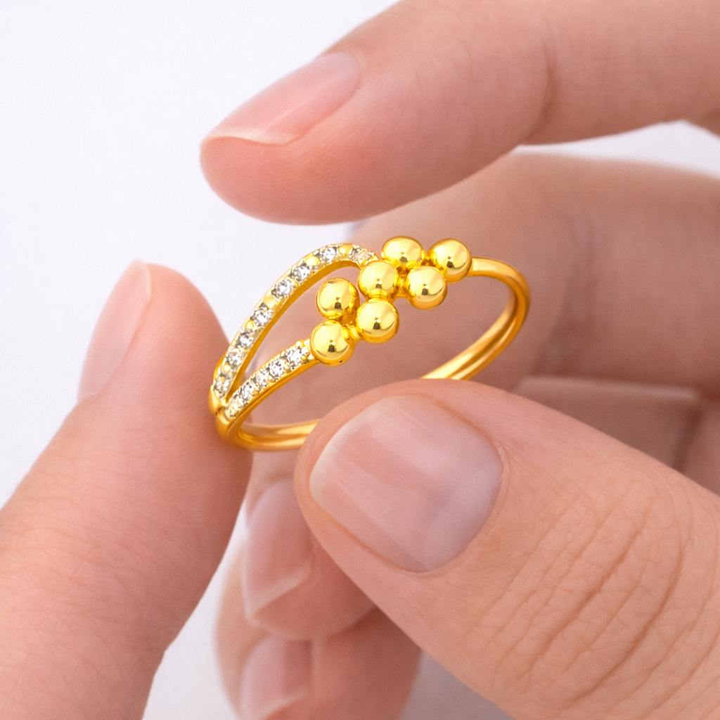 Elegant Beaded Curve Accent Diamond Gold Ring