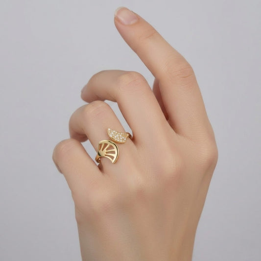Artistic Open Fan Curve Sparkle Diamond Gold Ring