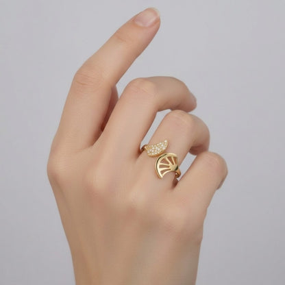 Artistic Open Fan Curve Sparkle Diamond Gold Ring