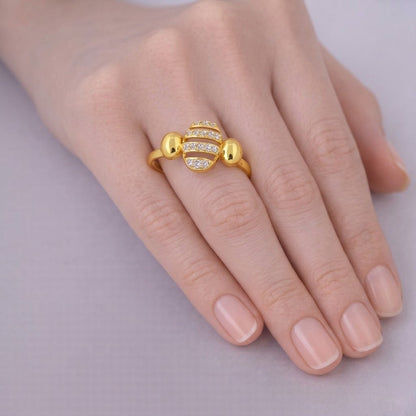 Classic Circular Sparkle Design Diamond Gold Ring
