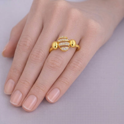 Classic Circular Sparkle Design Diamond Gold Ring