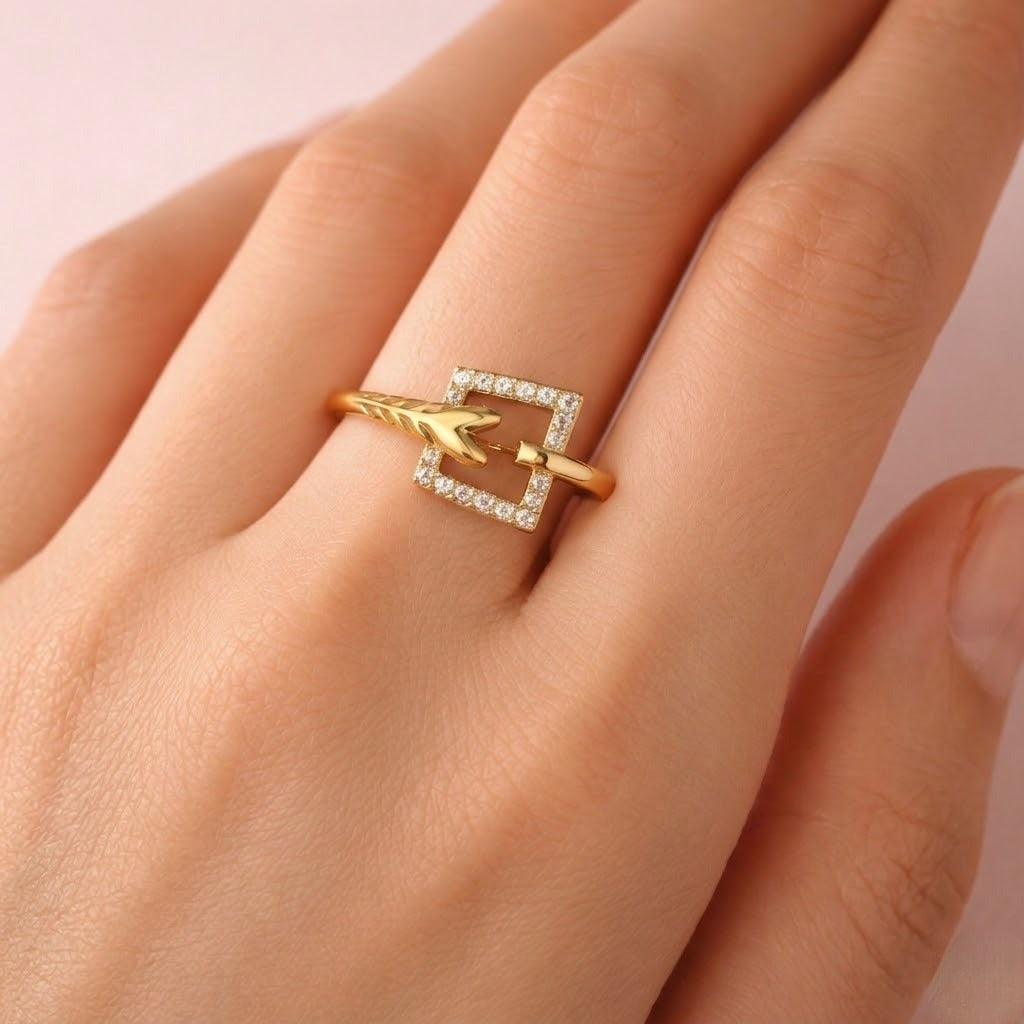 Arrow Frame Diamond Gold Ring