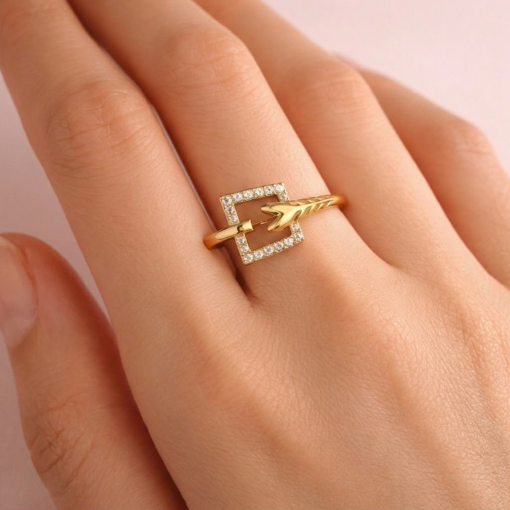 Arrow Frame Diamond Gold Ring