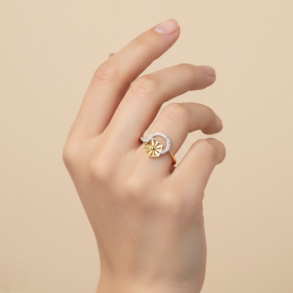 Halo Crest Motif Diamond Gold Ring