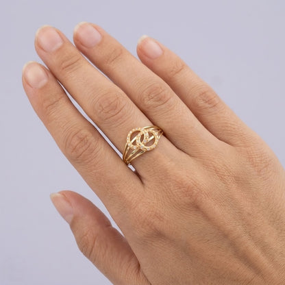 Interlinked Oval Floral Sparkle Design Diamond Gold Ring