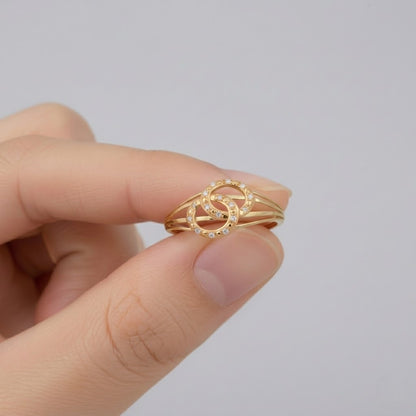 Interlinked Oval Floral Sparkle Design Diamond Gold Ring