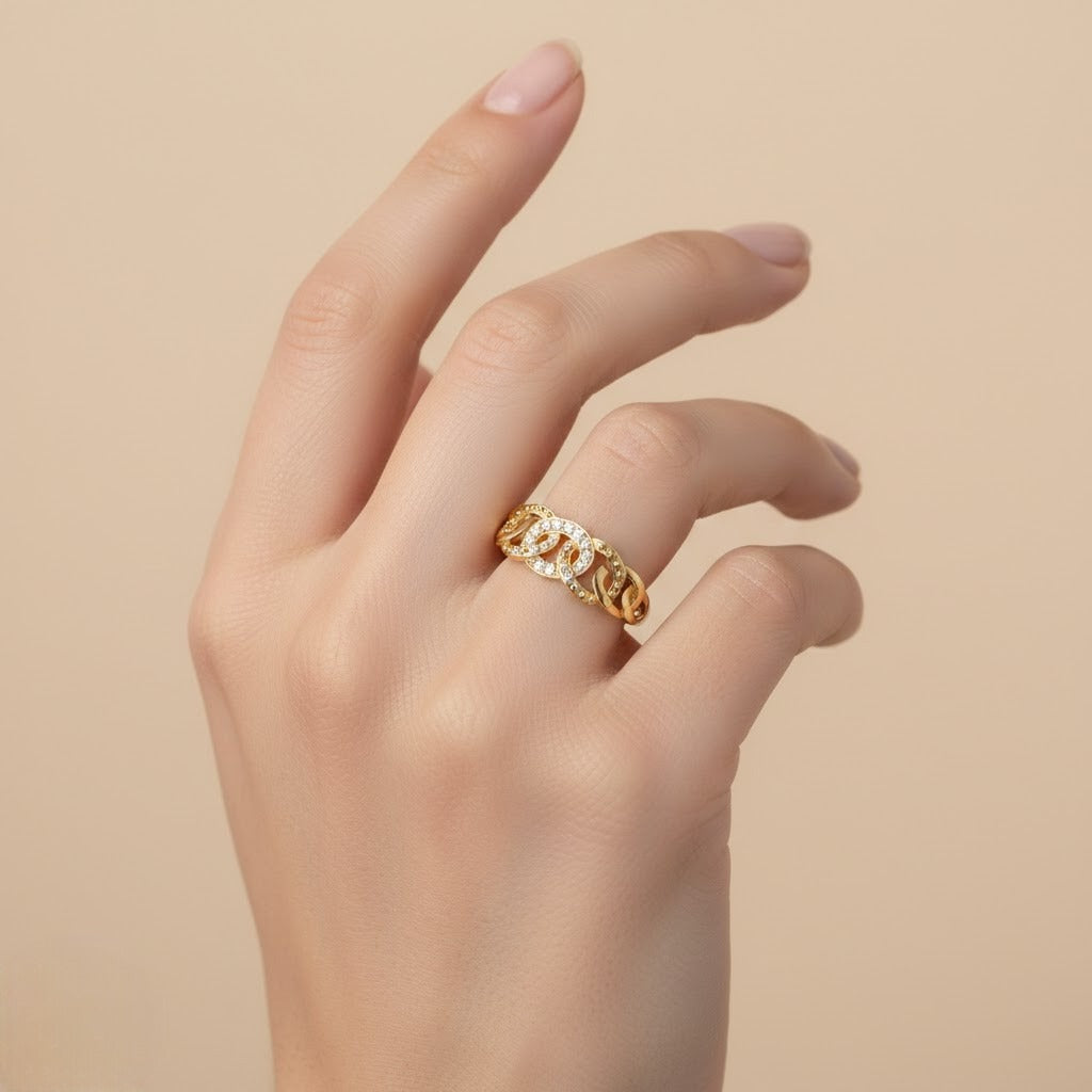 Interlinked Scroll Diamond Gold Ring