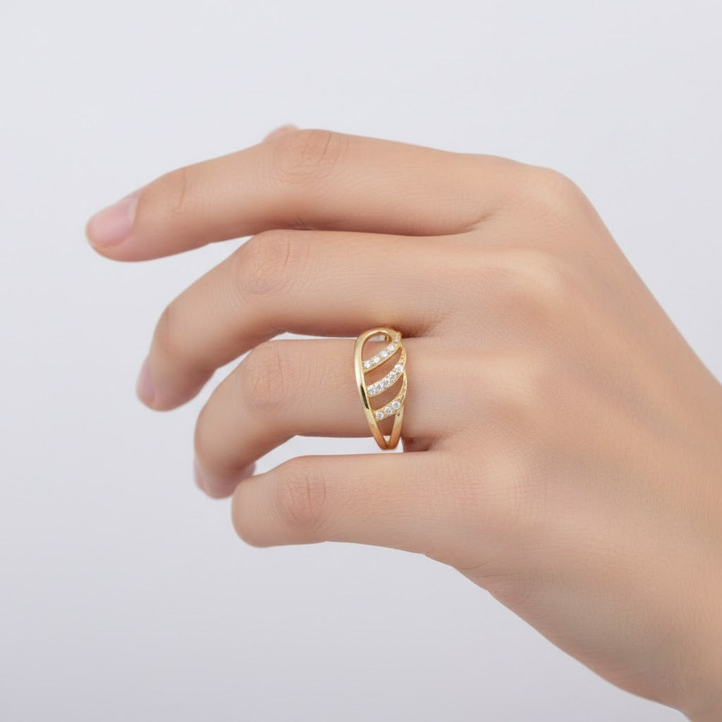 Layered Oval Flow Sparkle Design Diamond Gold Ring