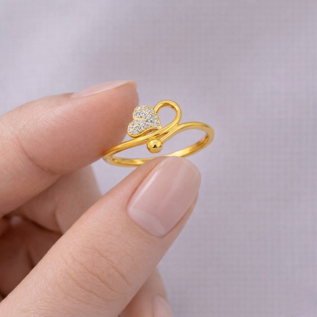 Graceful Heart Bloom Sparkle Diamond Gold Ring